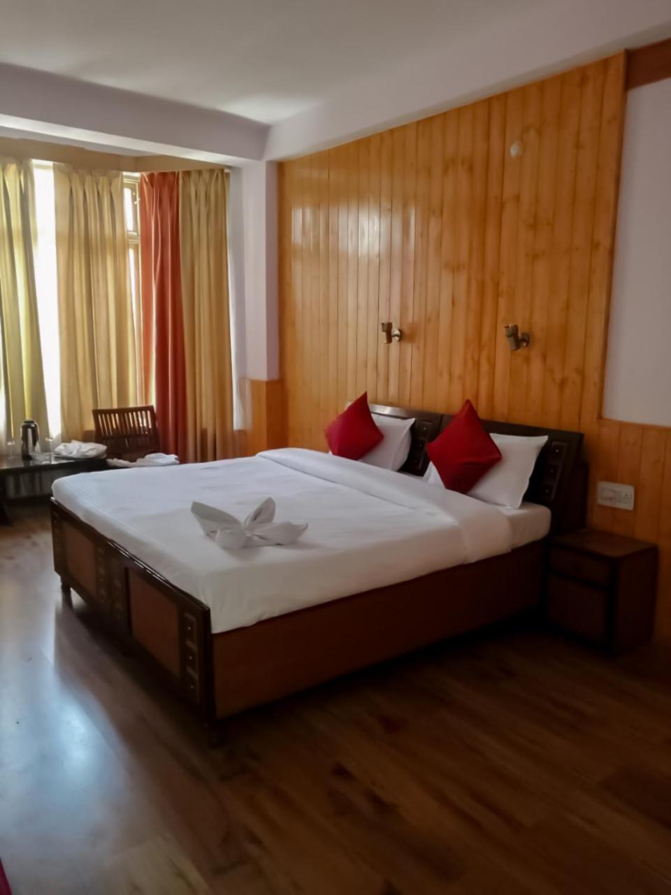 Hotel New Gyespa Kyelang Экстерьер фото