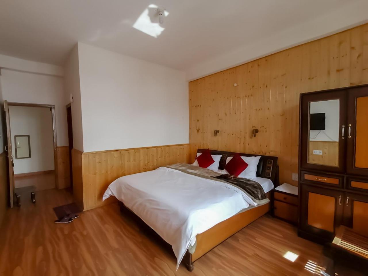 Hotel New Gyespa Kyelang Экстерьер фото